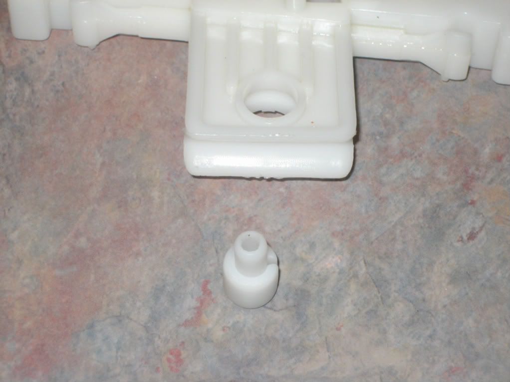 Passat REAR window regulator clip pins/pegs